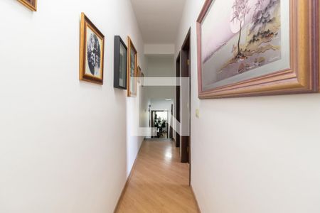 Casa à venda com 200m², 3 quartos e 2 vagasCorredor dos Quartos