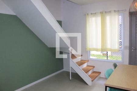 Sala de casa de condomínio para alugar com 2 quartos, 48m² em Maranhão, Cotia