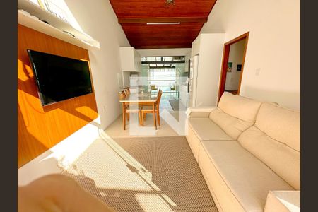 Sala de TV de apartamento para alugar com 3 quartos, 100m² em Ingleses do Rio Vermelho, Florianópolis