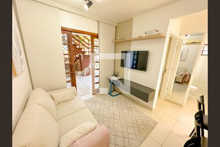 Sala de TV de apartamento para alugar com 3 quartos, 56m² em Ingleses do Rio Vermelho, Florianópolis