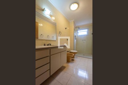 Suíte - Banheiro de apartamento para alugar com 4 quartos, 201m² em Sumarezinho, São Paulo