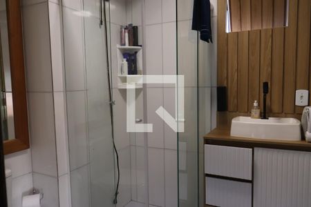 Banheiro  de apartamento à venda com 2 quartos, 74m² em Campina, São Leopoldo