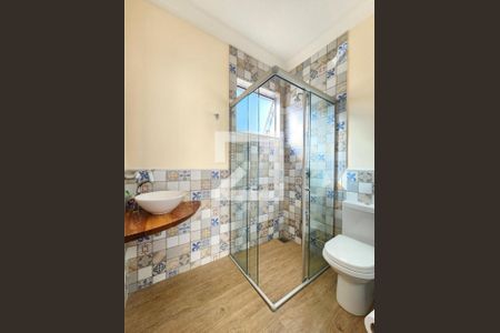 Apartamento à venda com 240m², 4 quartos e 4 vagas Apartamento à venda com 240m², 4 quartos e 4 vagasBanheiro Social 2 andar