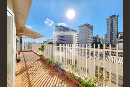 Apartamento à venda com 240m², 4 quartos e 4 vagas Apartamento à venda com 240m², 4 quartos e 4 vagasÁrea externa