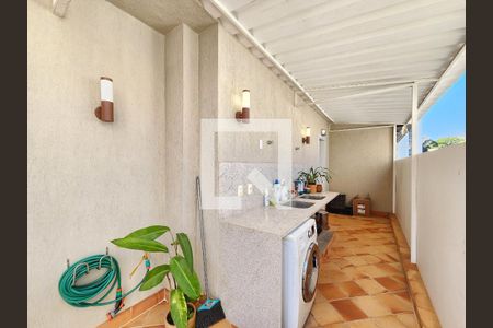 Apartamento à venda com 240m², 4 quartos e 4 vagas Apartamento à venda com 240m², 4 quartos e 4 vagasLavanderia