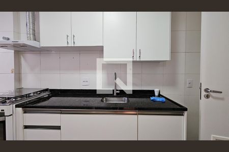 Cozinha de casa de condomínio para alugar com 3 quartos, 100m² em Jardim Umuarama, São Paulo