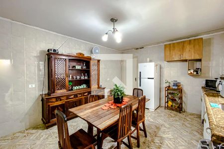 Casa à venda com 238m², 2 quartos e 7 vagasCozinha