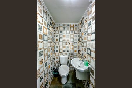 Casa à venda com 238m², 2 quartos e 7 vagasLavabo 1