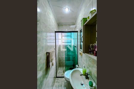 Casa à venda com 238m², 2 quartos e 7 vagasBanheiro da Suíte 1