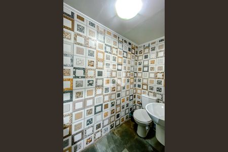 Casa à venda com 238m², 2 quartos e 7 vagasLavabo 1