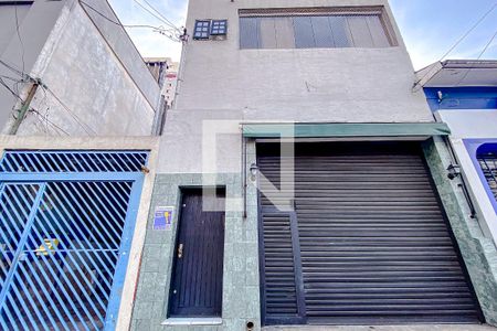 Casa à venda com 238m², 2 quartos e 7 vagasFachada