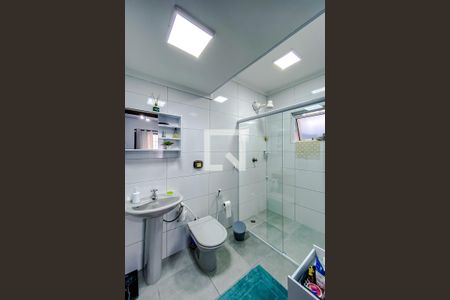 Casa à venda com 238m², 2 quartos e 7 vagasBanheiro da Suíte 2