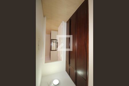 Corredor de apartamento para alugar com 1 quarto, 55m² em Cambuí, Campinas