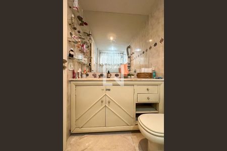 Apartamento à venda com 170m², 3 quartos e 1 vagaBanheiro Social