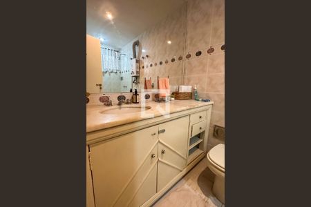 Apartamento à venda com 170m², 3 quartos e 1 vagaBanheiro Social