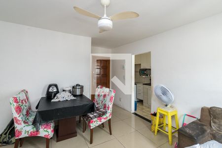 Sala de apartamento à venda com 2 quartos, 55m² em Olaria, Rio de Janeiro