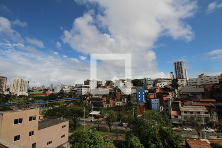 Vista da Suíte de casa para alugar com 2 quartos, 80m² em Tororo, Salvador