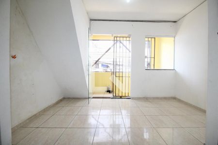 Casa para alugar com 80m², 2 quartos e sem vaga Casa para alugar com 80m², 2 quartos e sem vagaSala