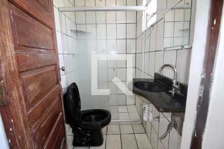 Banheiro da Suíte de casa para alugar com 2 quartos, 80m² em Tororo, Salvador