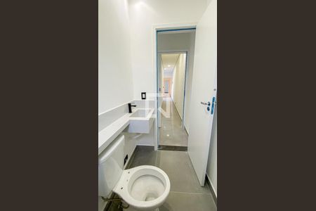 Casa à venda com 144m², 3 quartos e 2 vagasBanheiro da Suíte 2