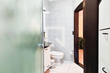 Casa à venda com 200m², 3 quartos e 4 vagas Casa à venda com 200m², 3 quartos e 4 vagasBanheiro da Suite