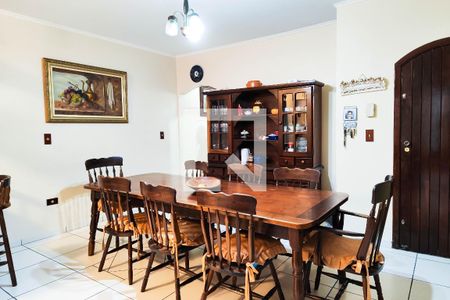 Casa à venda com 200m², 3 quartos e 4 vagas Casa à venda com 200m², 3 quartos e 4 vagasCozinha