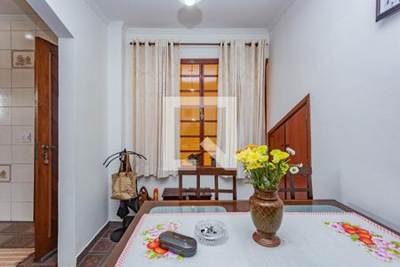 Casa à venda com 128m², 3 quartos e 2 vagas Casa à venda com 128m², 3 quartos e 2 vagasCozinhaSala de Jantar