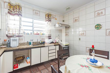 Casa à venda com 128m², 3 quartos e 2 vagas Casa à venda com 128m², 3 quartos e 2 vagasCozinha