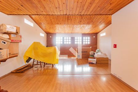 Casa à venda com 128m², 3 quartos e 2 vagas Casa à venda com 128m², 3 quartos e 2 vagasSotão