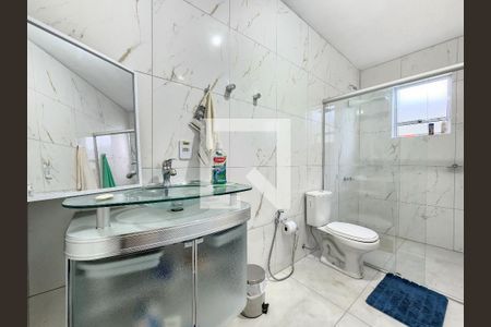Banheiro da Suíte 1 de casa à venda com 3 quartos, 180m² em Jardim Canada, Nova Lima