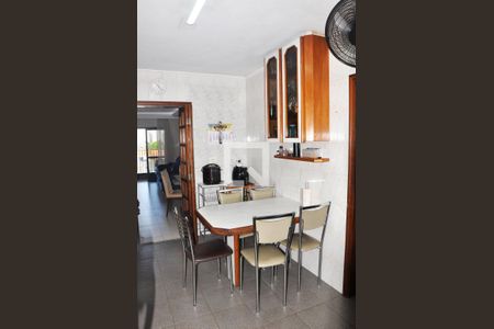 Apartamento à venda com 104m², 3 quartos e 2 vagasCozinha