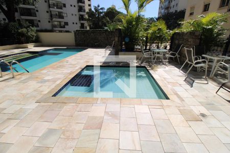 Apartamento para alugar com 96m², 2 quartos e 2 vagasÁrea comum - Piscina