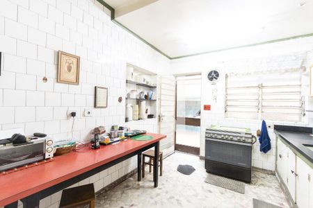 Casa à venda com 220m², 3 quartos e 2 vagas Casa à venda com 220m², 3 quartos e 2 vagasCozinha