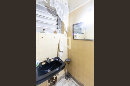 Casa à venda com 220m², 3 quartos e 2 vagas Casa à venda com 220m², 3 quartos e 2 vagasBanheiro 1