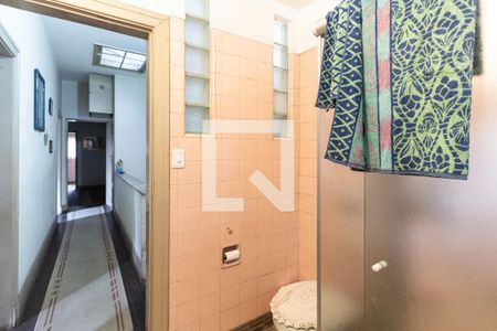 Casa à venda com 220m², 3 quartos e 2 vagas Casa à venda com 220m², 3 quartos e 2 vagasBanheiro 2