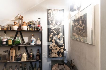 Casa à venda com 220m², 3 quartos e 2 vagas Casa à venda com 220m², 3 quartos e 2 vagasAdega