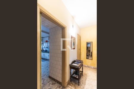 Casa à venda com 220m², 3 quartos e 2 vagas Casa à venda com 220m², 3 quartos e 2 vagasCorredor