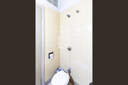 Casa à venda com 220m², 3 quartos e 2 vagas Casa à venda com 220m², 3 quartos e 2 vagasBanheiro 1