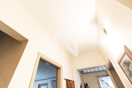 Casa à venda com 220m², 3 quartos e 2 vagas Casa à venda com 220m², 3 quartos e 2 vagas Corredor