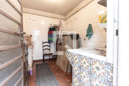 Casa à venda com 220m², 3 quartos e 2 vagas Casa à venda com 220m², 3 quartos e 2 vagasÁrea de serviço