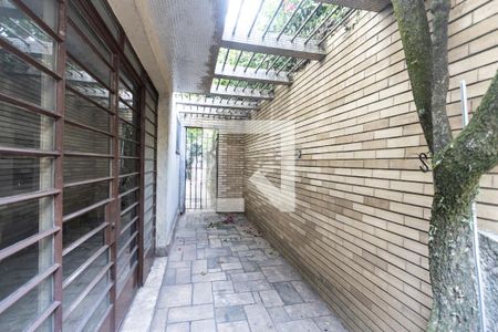 Casa à venda com 220m², 3 quartos e 2 vagas Casa à venda com 220m², 3 quartos e 2 vagasCorredor