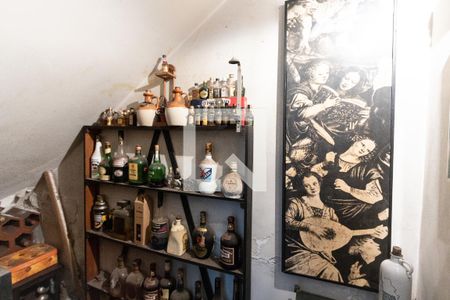 Casa à venda com 220m², 3 quartos e 2 vagas Casa à venda com 220m², 3 quartos e 2 vagasAdega