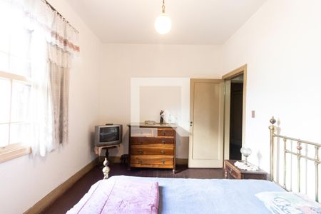 Casa à venda com 220m², 3 quartos e 2 vagas Casa à venda com 220m², 3 quartos e 2 vagasQuarto 2