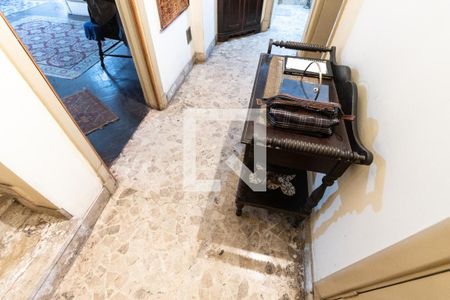 Casa à venda com 220m², 3 quartos e 2 vagas Casa à venda com 220m², 3 quartos e 2 vagasCorredor