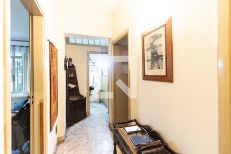 Casa à venda com 220m², 3 quartos e 2 vagas Casa à venda com 220m², 3 quartos e 2 vagasCorredor