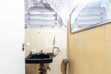 Casa à venda com 220m², 3 quartos e 2 vagas Casa à venda com 220m², 3 quartos e 2 vagasBanheiro 1