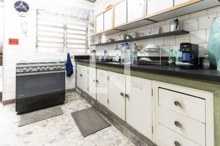 Casa à venda com 220m², 3 quartos e 2 vagas Casa à venda com 220m², 3 quartos e 2 vagasCozinha