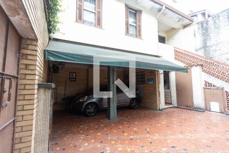 Casa à venda com 220m², 3 quartos e 2 vagas Casa à venda com 220m², 3 quartos e 2 vagasÁrea externa