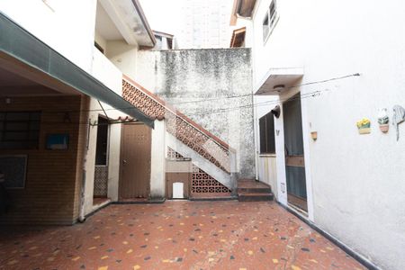 Casa à venda com 220m², 3 quartos e 2 vagas Casa à venda com 220m², 3 quartos e 2 vagasÁrea externa