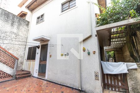 Casa à venda com 220m², 3 quartos e 2 vagas Casa à venda com 220m², 3 quartos e 2 vagasÁrea externa